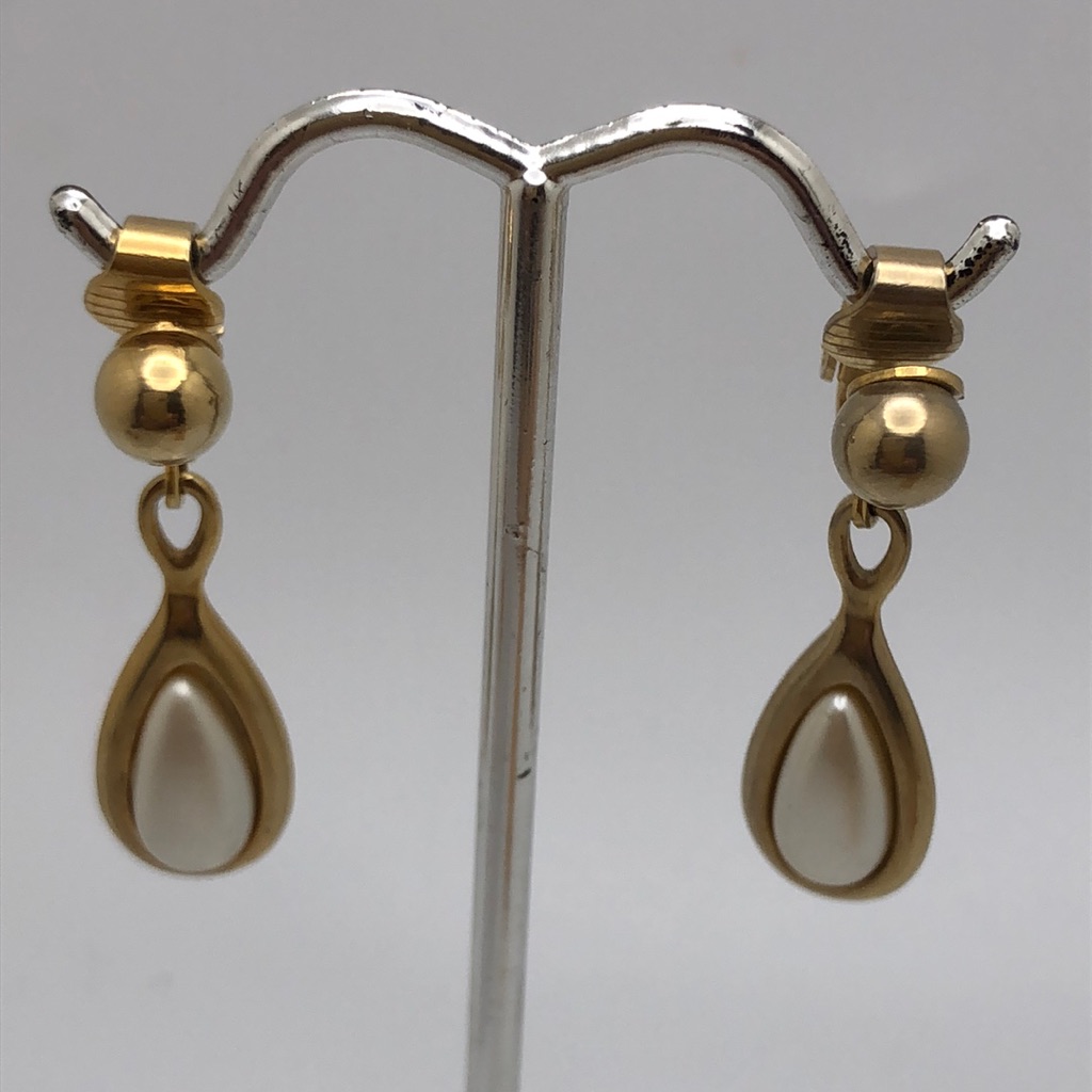 Vtg Emmons Dangle Earrings. Gold Tone, Faux Pearl.